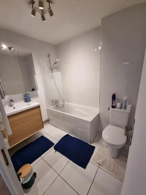 Demeure De Charme Paisible Apartamento Villepinte  Exterior foto